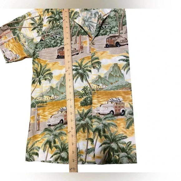 🌴 RJC Hawaiian men’s button down shirt size Medium 🌴
BIN #9 - Picture 4 of 5